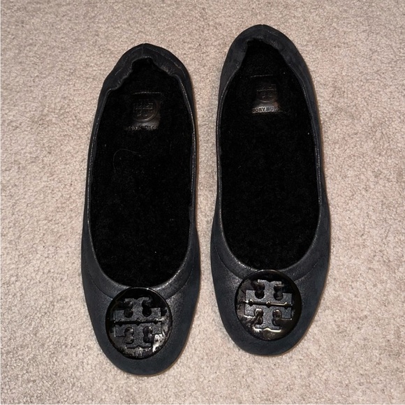 480. EUC (Worn Twice) - Tory Burch Chrome Flats With Fleece Lining - Picture 5 of 5